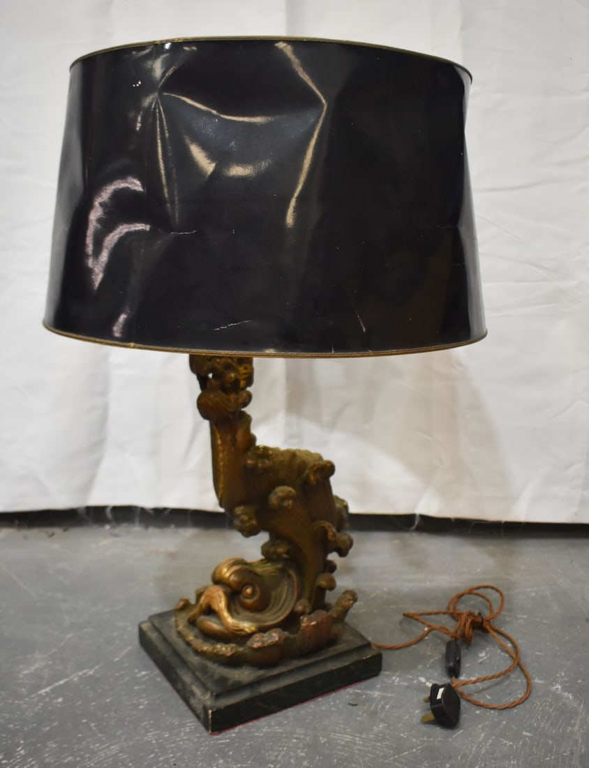 A FINE ANTIQUE EUROPEAN GILT WOOD FISH LAMP. 82 cm high. (1 of 6)
