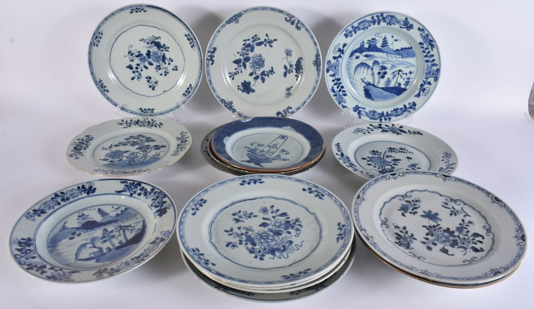 A COLLECTION OF 17TH/18TH CENTURY CHINESE BLUE AND WHITE PLATES Kangxi to Qianlong. 22.5 cm wide. (q (1 of 8)