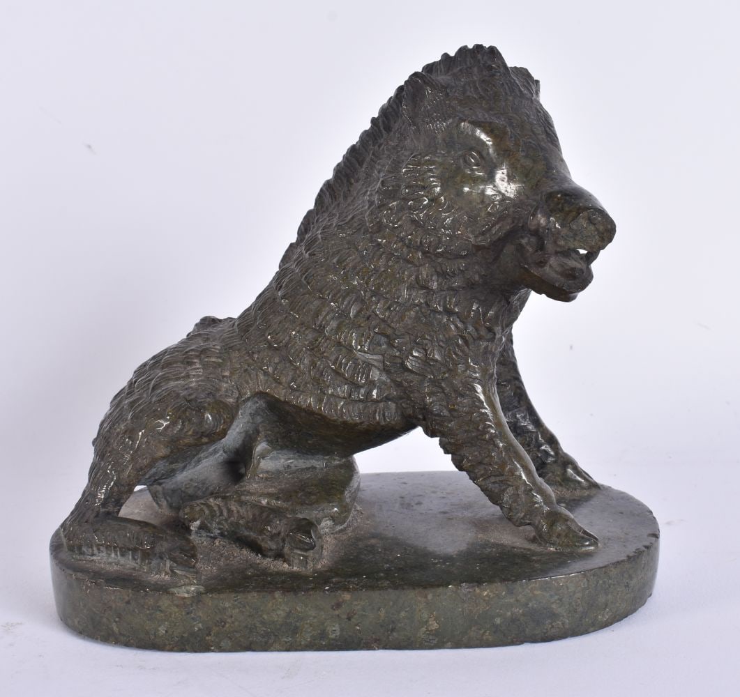 AN EARLY 19TH CENTURY ITALIAN CARVED SERPENTINE WILD BOAR. 15 cm x 15 cm.: AN EARLY 19TH CENTURY ITALIAN CARVED SERPENTINE WILD BOAR. 15 cm x 15 cm.