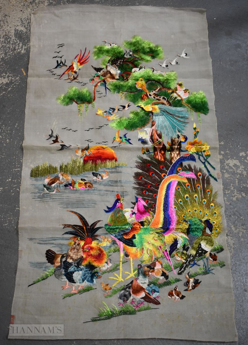 A CHINESE REPUBLICAN PERIOD SILK EMBROIDERED BIRD PANEL. 90 cm x 55 cm. (1 of 7)