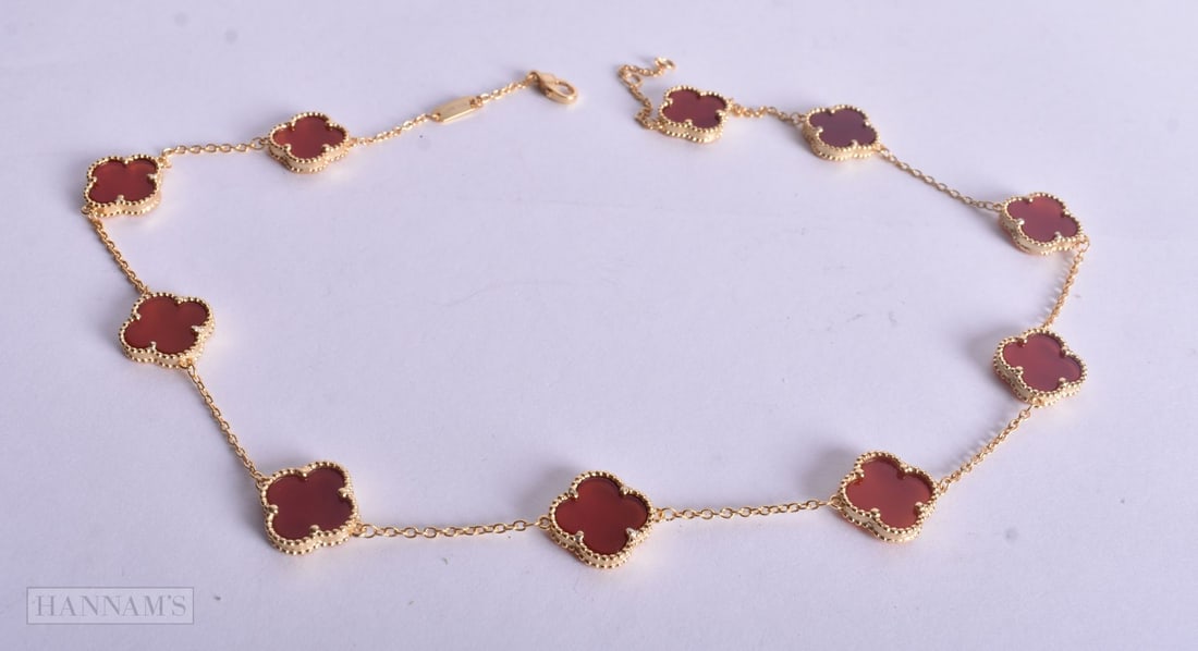 A SILVER GILT CLOVER NECKLACE. 15 grams. 47 cm long.: A SILVER GILT CLOVER NECKLACE. 15 grams. 47 cm long.