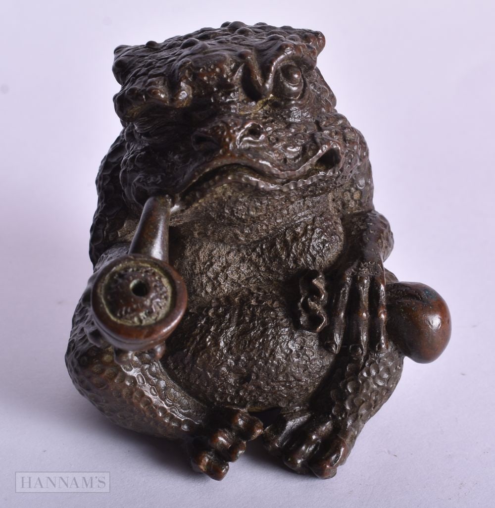 A JAPANESE BRONZE SPOTTED TOAD. 7.25 cm x 6.75 cm.: A JAPANESE BRONZE SPOTTED TOAD. 7.25 cm x 6.75 cm.