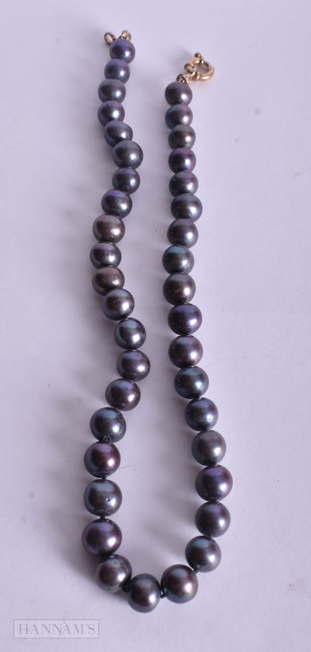A SILVER AND PEARL NECKLACE. 79.4 grams. 48 cm long.: A SILVER AND PEARL NECKLACE. 79.4 grams. 48 cm long.