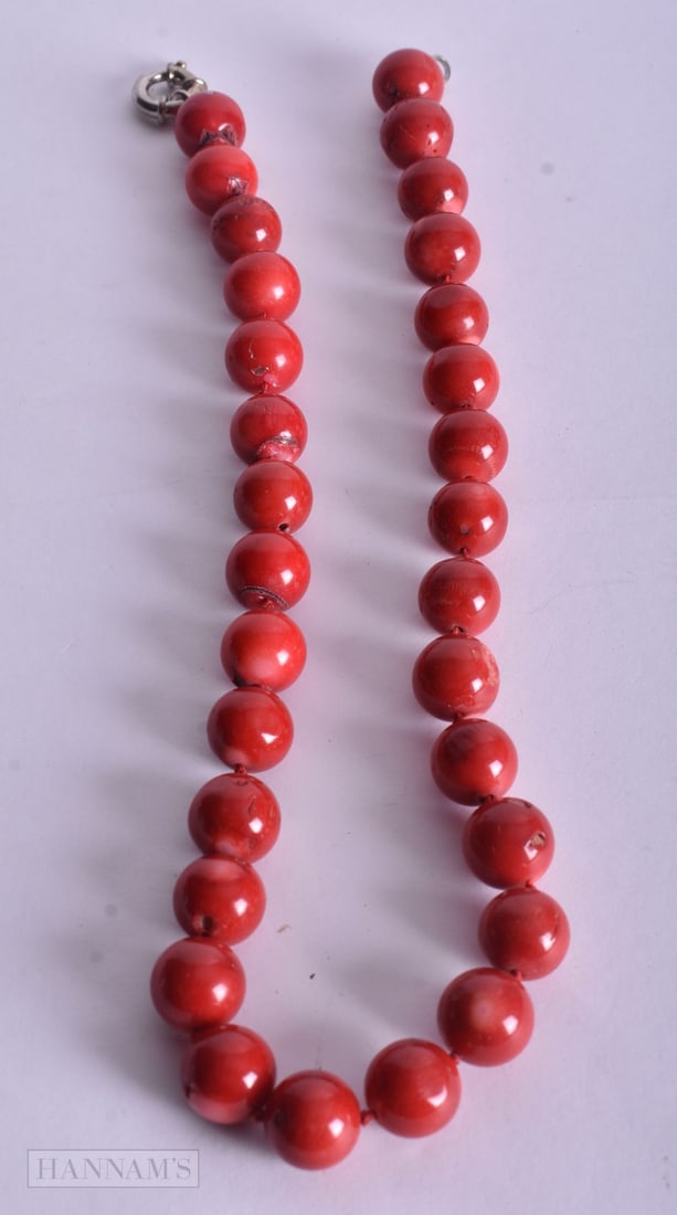 A CHINESE CORAL NECKLACE. 122 grams. 50 cm long. (1 of 2)