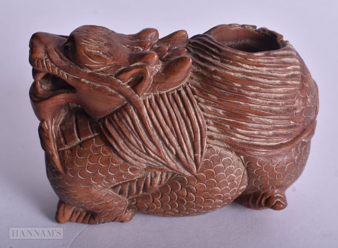 A JAPANESE WOOD DRAGON PIPE HOLDER. 7 cm x 5 cm. (1 of 3)