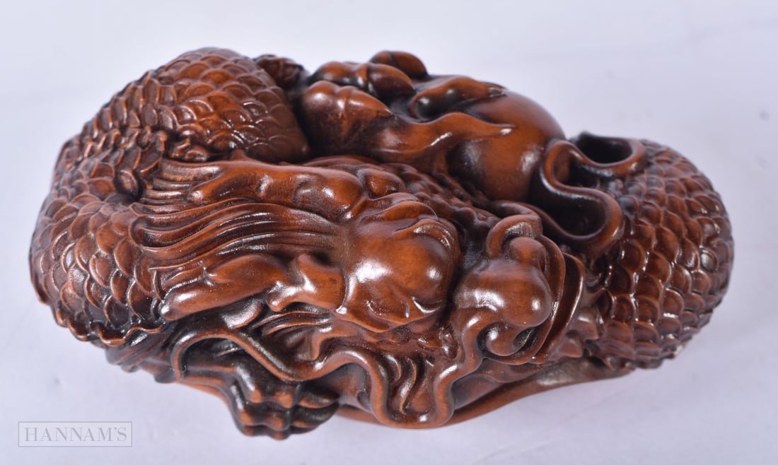 A JAPANESE WOOD DRAGON. 8 cm x 4.5 cm.: A JAPANESE WOOD DRAGON. 8 cm x 4.5 cm.