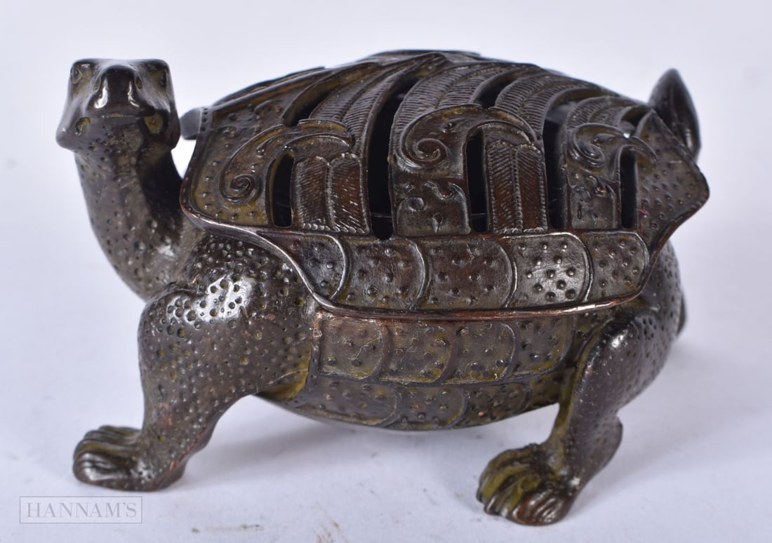 A CHINESE BRONZE TORTOISE CENSER. 8 cm x 5 cm.: A CHINESE BRONZE TORTOISE CENSER. 8 cm x 5 cm.