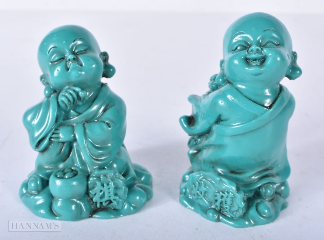 TWO CHINESE FIGURES. 7 cm x 5 cm. (1 of 4)
