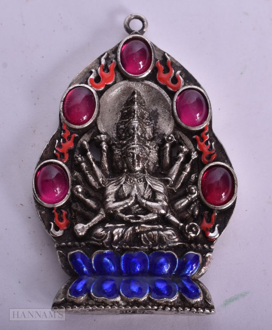 A CHINESE WHITE METAL PENDANT. 77.5 grams. 7 cm x 4.5 cm.: A CHINESE WHITE METAL PENDANT. 77.5 grams. 7 cm x 4.5 cm.