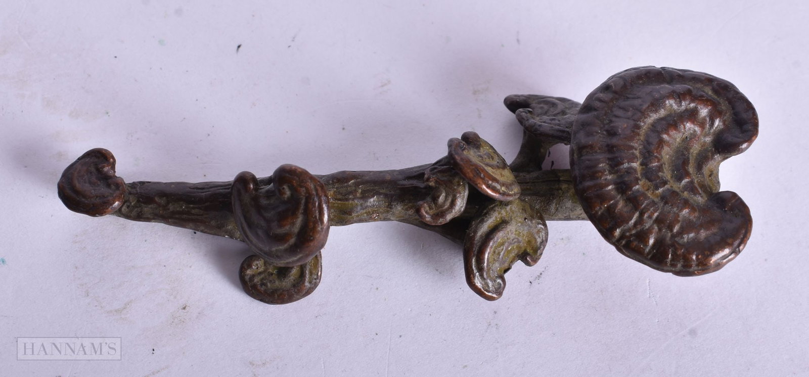 A CHINESE BRONZE RUI SCEPTRE. 72 grams. 9.5 cm long.: A CHINESE BRONZE RUI SCEPTRE. 72 grams. 9.5 cm long.