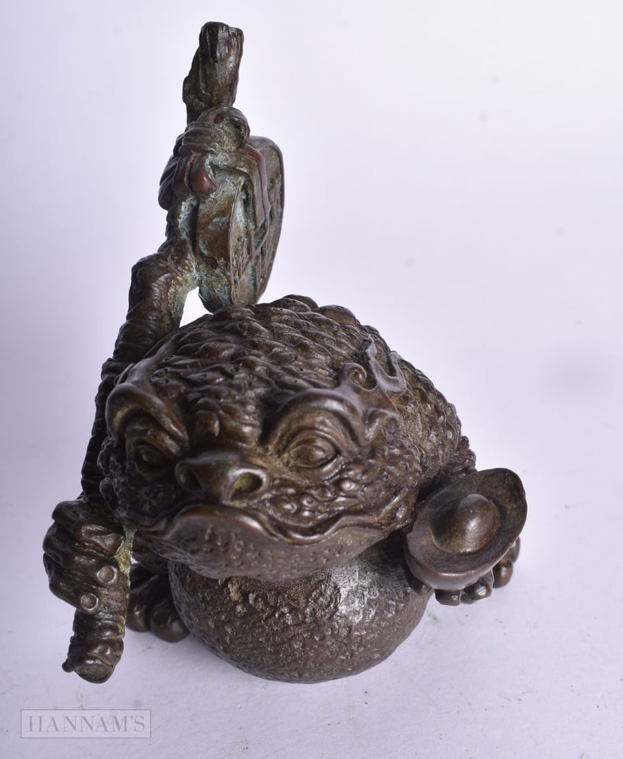 A CHINESE BRONZE TOAD. 9 cm x 7 cm. (1 of 4)