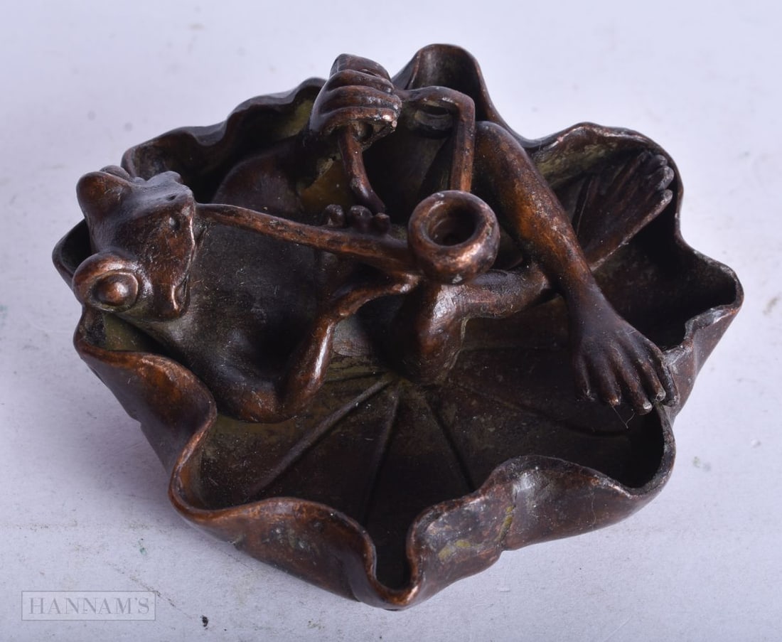 A JAPANESE BRONZE LILY PAD FROG. 8 cm x 7.25 cm.: A JAPANESE BRONZE LILY PAD FROG. 8 cm x 7.25 cm.