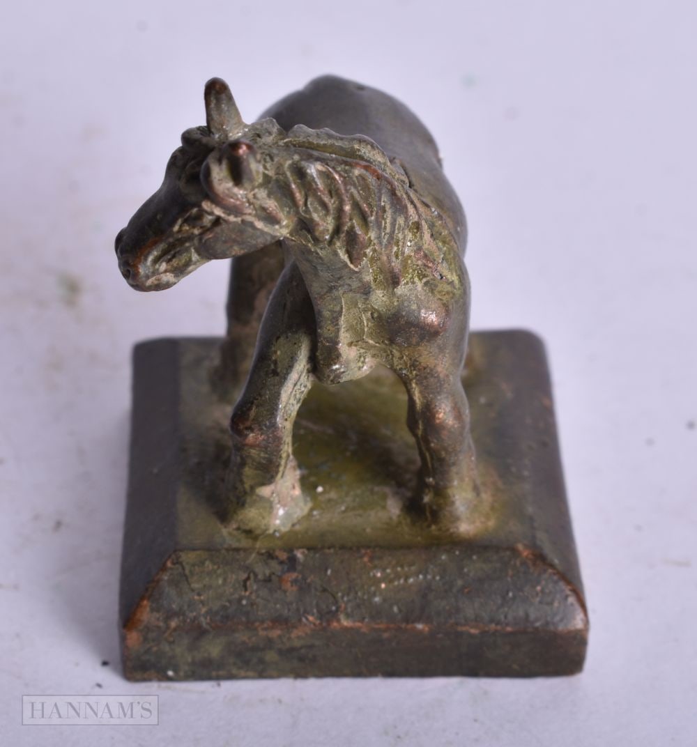 A CHINESE BRONZE SEAL. 4.5 cm x 3 cm.: A CHINESE BRONZE SEAL. 4.5 cm x 3 cm.