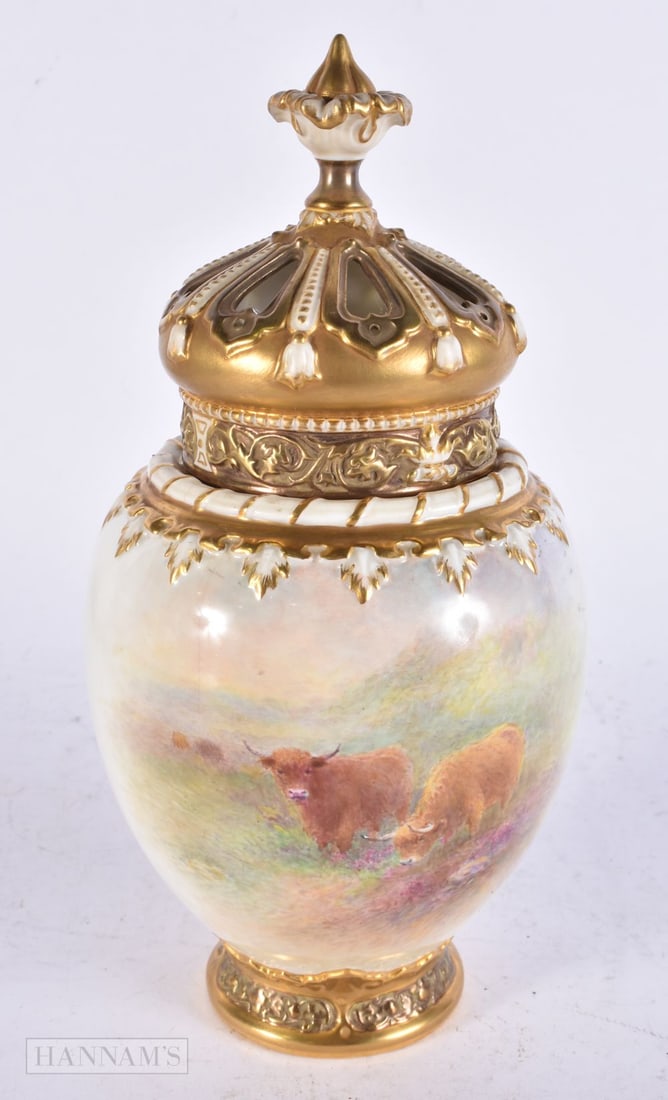 A ROYAL WORCESTER POT POURRI AND COVER by Harry Stinton. 24 cm high.: A ROYAL WORCESTER POT POURRI AND COVER by Harry Stinton. 24 cm high.
