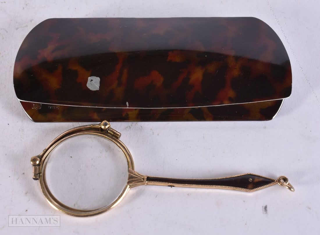 A PAIR OF TORTOISESHELL LORGNETTES. 14 cm x 8 cm. (1 of 2)