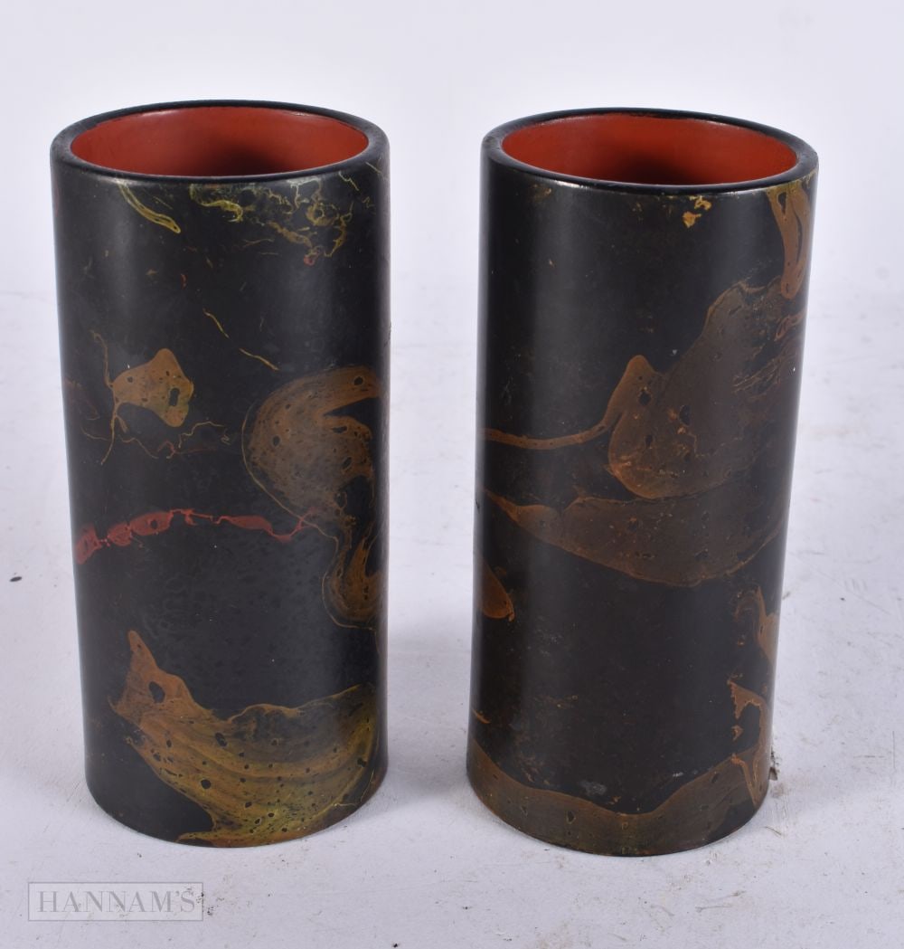 A PAIR OF EARLY 20TH CENTURY JAPANESE MEIJI PERIOD LACQUER VASES. 13.5 cm high. (1 of 4)
