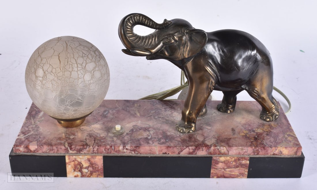 AN ART DECO FRENCH SPELTER ELEPHANT LAMP. 34 cm x 12 cm. (1 of 4)