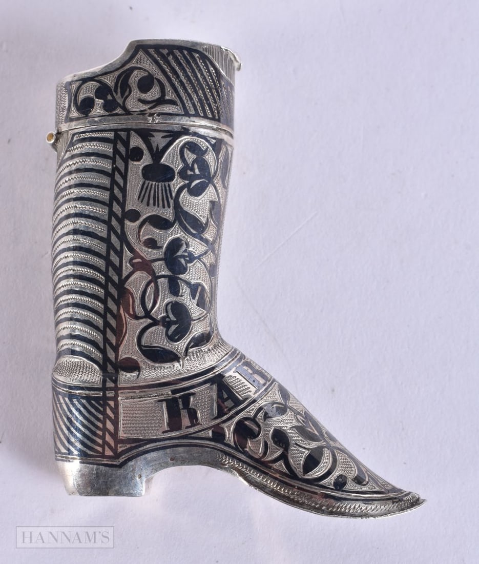 A RARE 19TH CENTURY RUSSIAN SILVER AND NIELLO SILVER BOOT VESTA CASE. 23 grams. 6.75 cm x 5.5 cm. (1 of 5)