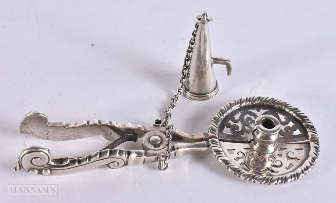 AN UNUSUAL EARLY 19TH CENTURY CONTINENTAL SILVER CANDLE WICK TRIMMER. 71 grams. 12 cm wide. (1 of 3)