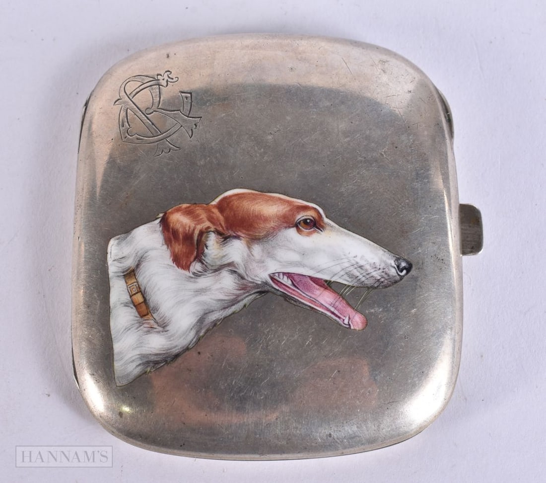 AN ART DECO SILVER AND ENAMEL HOUND CIGARETTE CASE. 126 grams. 7.75 cm x 8.5 cm. (1 of 4)