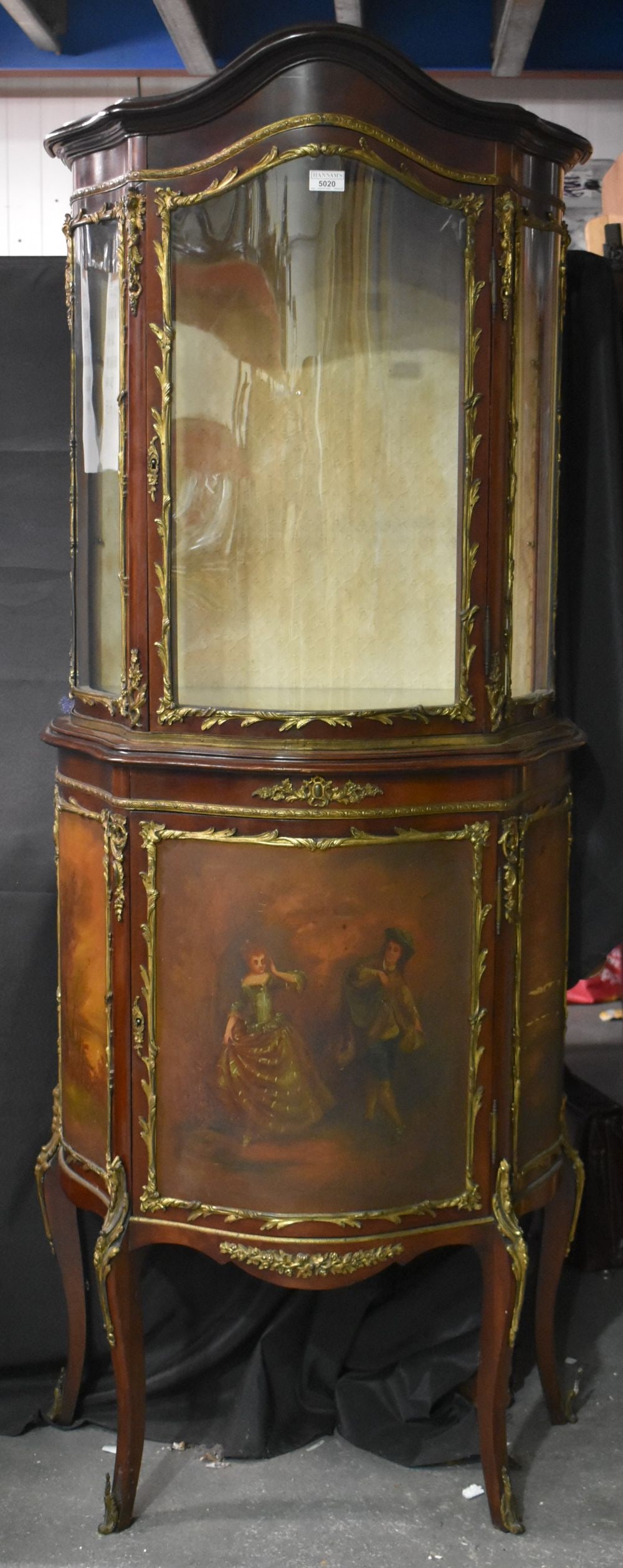 AN EARLY 20TH CENTURY FRENCH VERNE MATIN DISPLAY CABINET. 170 cm x 53 cm. (1 of 16)