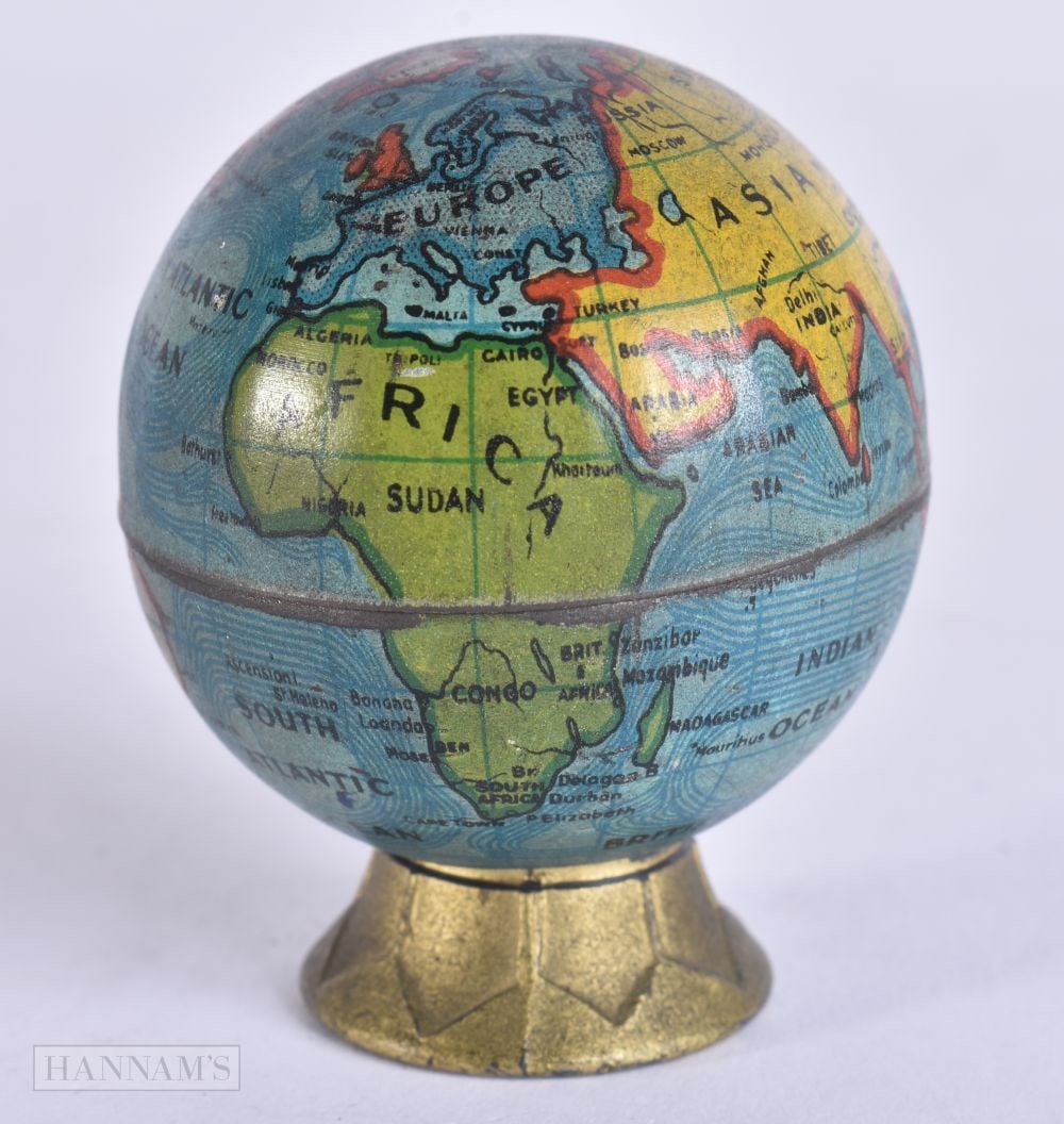 AN UNUSUAL 1940S LITHOGRAPH GLOBE PENCIL SHARPENER. 5 cm x 4 cm. (1 of 6)
