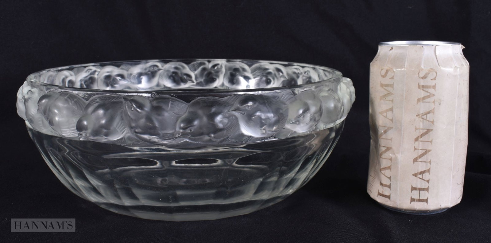 AN ART DECO FRENCH LALIQUE GLASS 'MESSENGERS' BOWL decorated all around with birds.24 cm x 9 cm.: AN ART DECO FRENCH LALIQUE GLASS 'MESSENGERS' BOWL decorated all around with birds.24 cm x 9 cm.