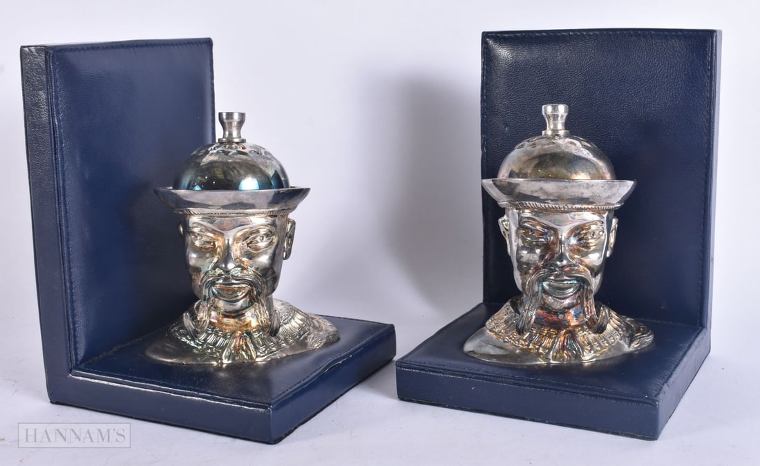 AN UNUSUAL PAIR OF SHANGHAI TANG CHINESE MAN BOOKENDS possibly silver 18.5 cm x 10.5 cm. (1 of 7)