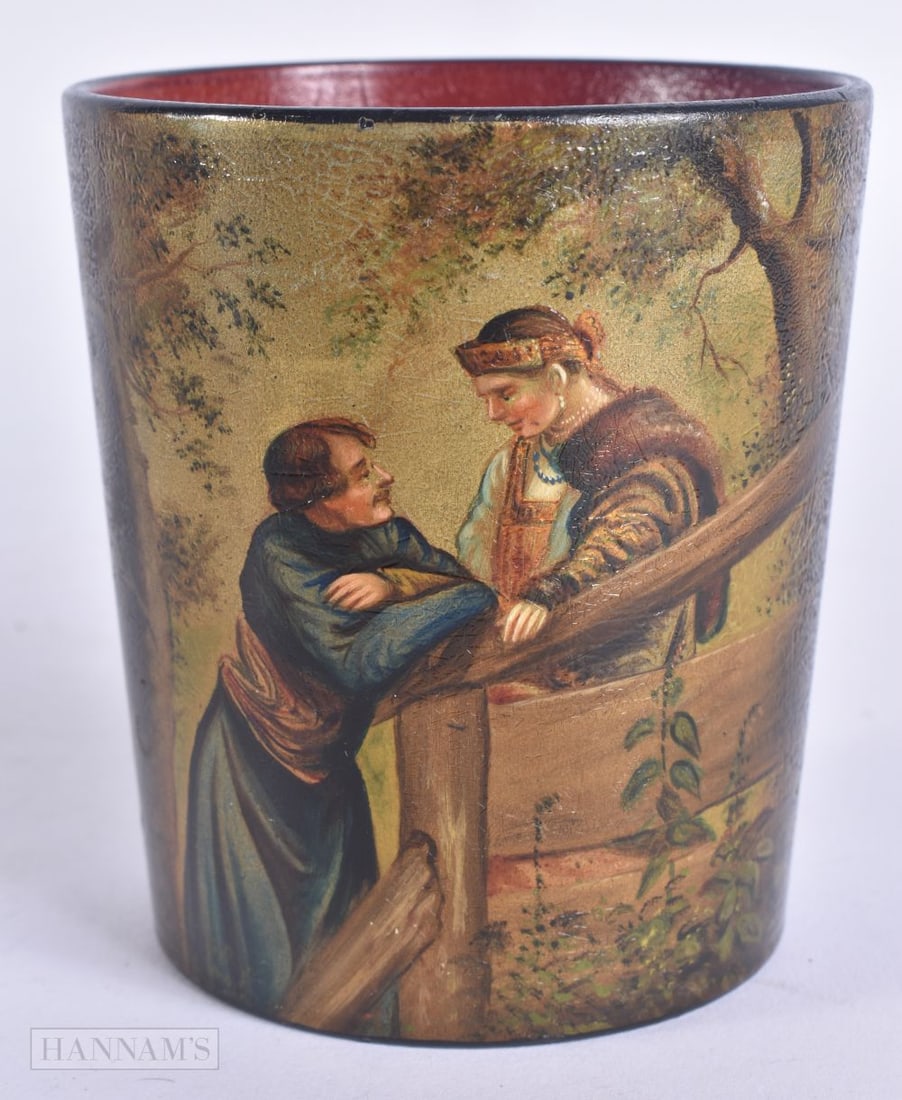 AN UNUSUAL ANTIQUE RUSSIAN BLACK LACQUER BEAKER painted with two figures in a landscape. 9 cm x 8 cm (1 of 5)