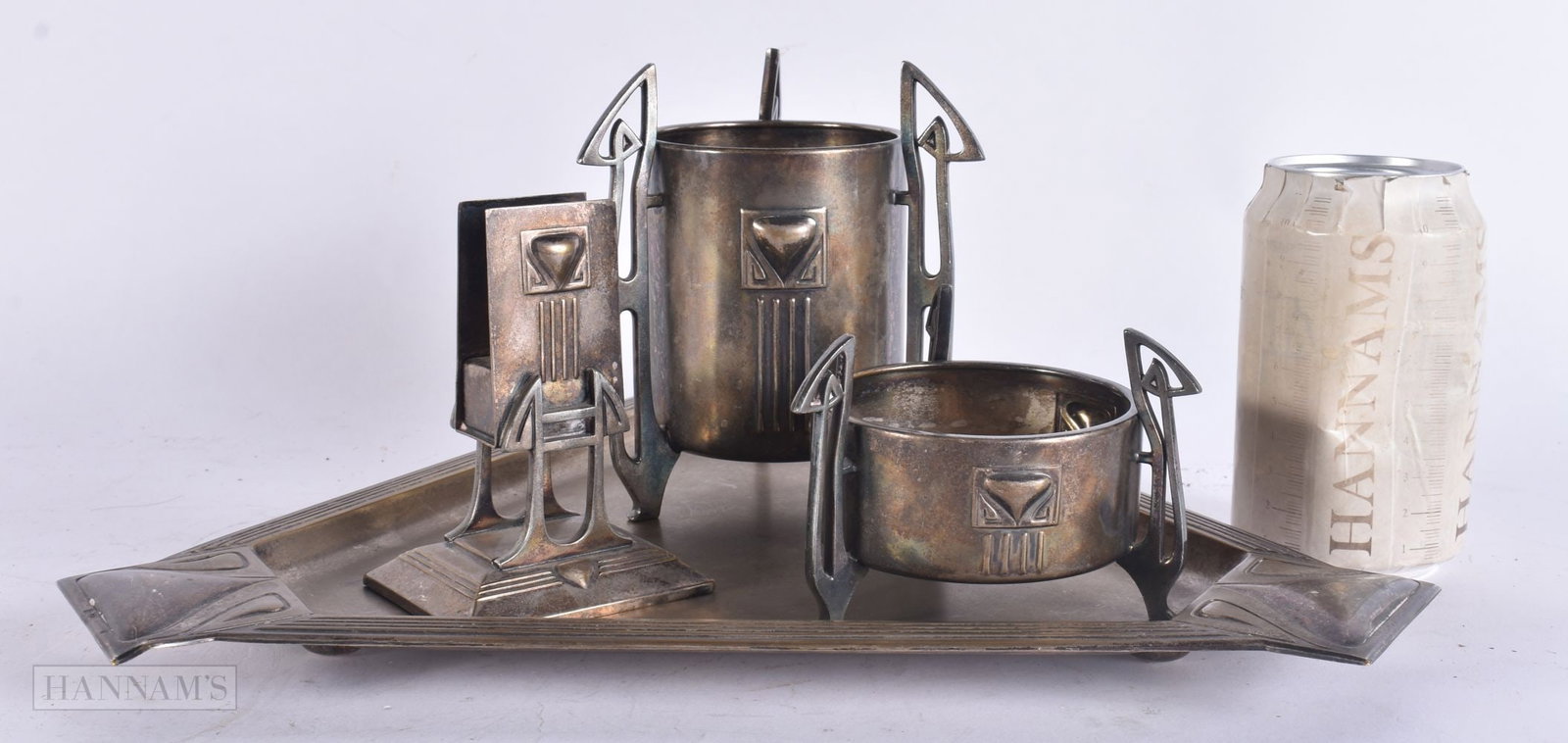A STYLISH WMF SILVER PLATED TRAY together with matching WMF objects. Largest 34 cm x 32 cm. (4): A STYLISH WMF SILVER PLATED TRAY together with matching WMF objects. Largest 34 cm x 32 cm. (4)