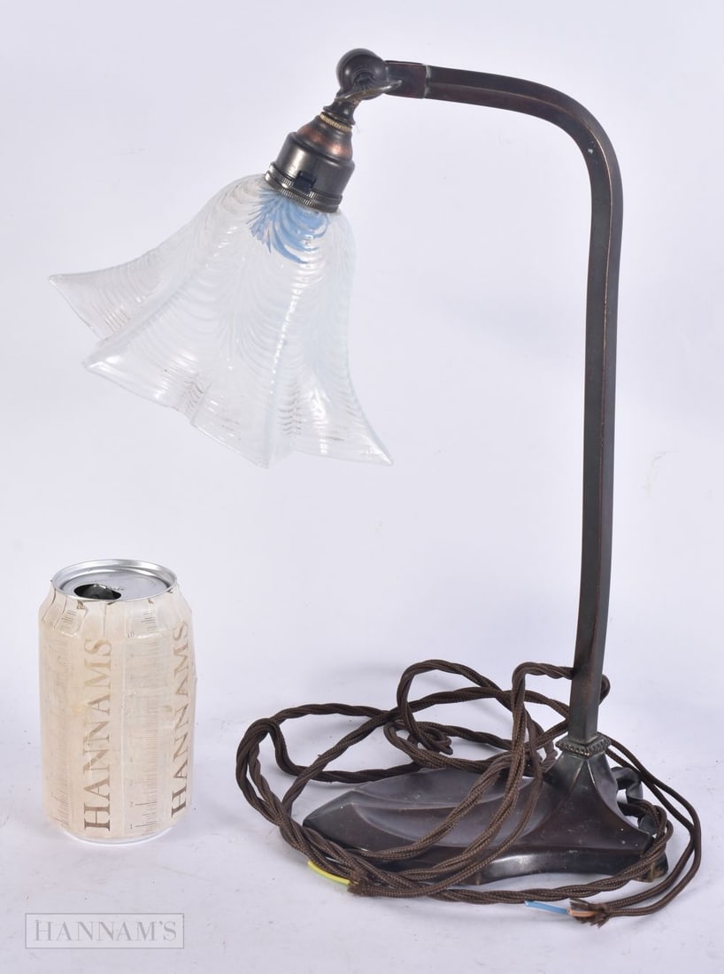 AN ART NOUVEAU ADJUSTABLE TABLE & WALL VASELINE GLASS LAMP. 35 cm high. (1 of 4)