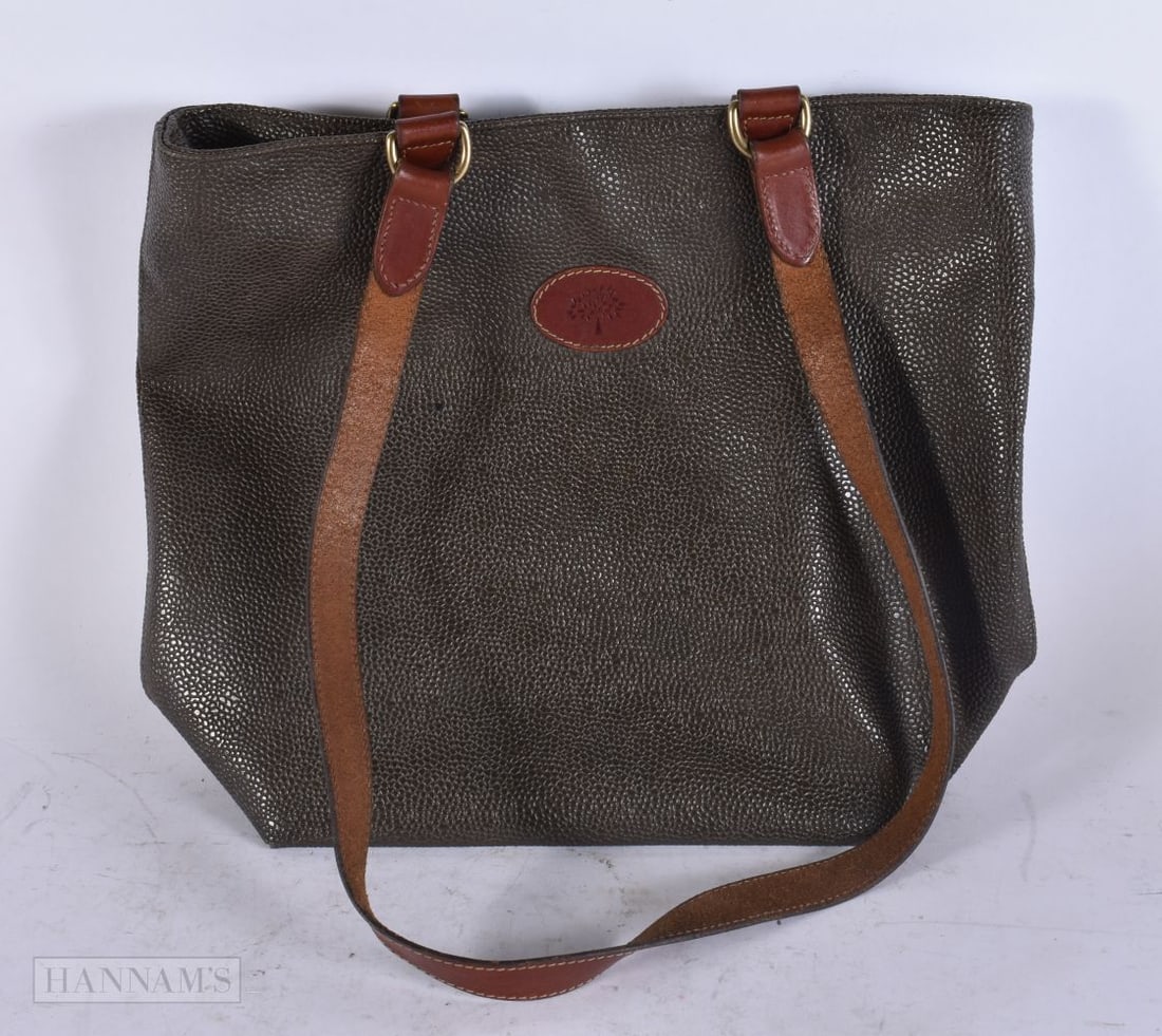 Designer Bags Mulberry Dark Brown Leather W/ Plaid Lining. 34 cm x 28 cm.: Designer Bags Mulberry Dark Brown Leather W/ Plaid Lining. 34 cm x 28 cm.
