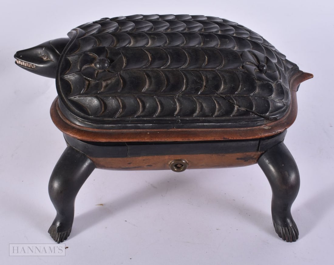 AN ANTIQUE ANGLO INDIAN CARVED COROMANDEL AND HARDWOOD JEWELLERY BOX. 22 cm x 14 cm. (1 of 6)
