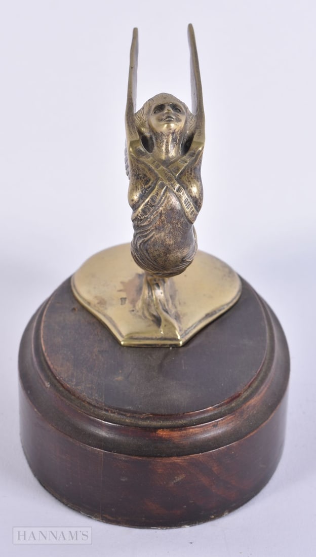 A MUJER ALEDA WINGED FEMALE CAR MASCOT. 15 cm x 13 cm.: A MUJER ALEDA WINGED FEMALE CAR MASCOT. 15 cm x 13 cm.