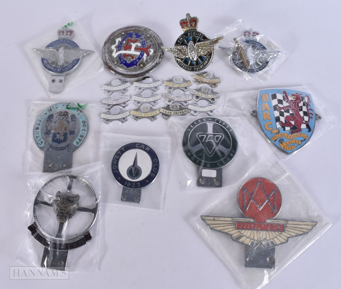A COLLECTION OF ENAMELLED MOTORING BADGES etc. (qty) (1 of 8)