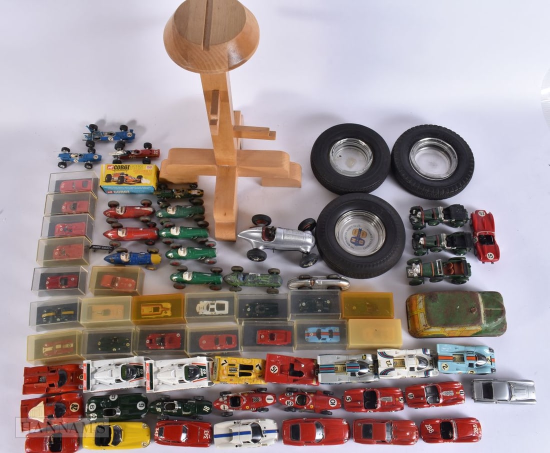 A COLLECTION OF MODEL CARS etc. (qty): A COLLECTION OF MODEL CARS etc. (qty)
