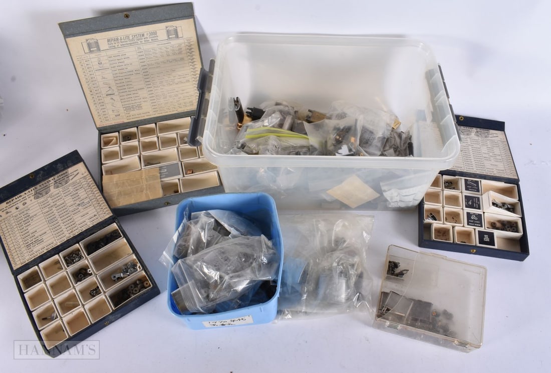 A COLLECTION OF VINTAGE LIGHTER, PARTS AND SPARES. (qty): A COLLECTION OF VINTAGE LIGHTER, PARTS AND SPARES. (qty)