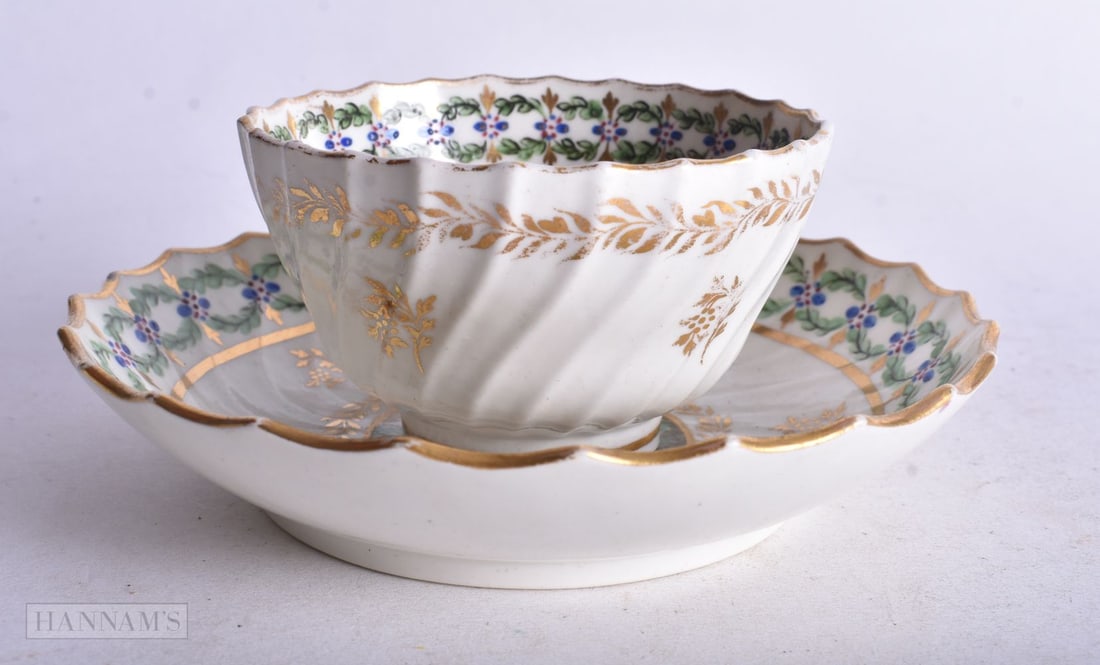 Chamberlains rare decorated Caughley teabowl and saucer painted with a loch scene, 14cm diameter (1 of 3)