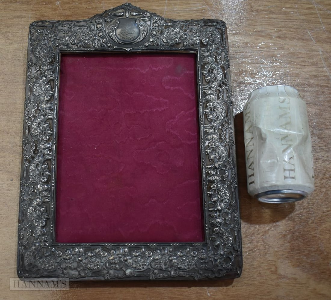AN ANTIQUE SILVER PHOTOGRAPH FRAME. 30 cm x 23 cm. (1 of 5)