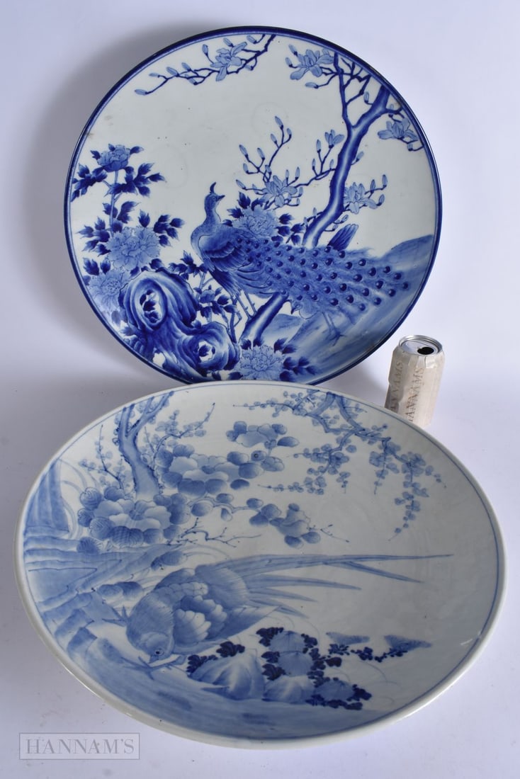 TWO LARGE LATE 19TH CENTURY JAPANESE MEIJI PERIOD BLUE AND WHITE CHARGERS. 45 cm diameter. (2): TWO LARGE LATE 19TH CENTURY JAPANESE MEIJI PERIOD BLUE AND WHITE CHARGERS. 45 cm diameter. (2)
