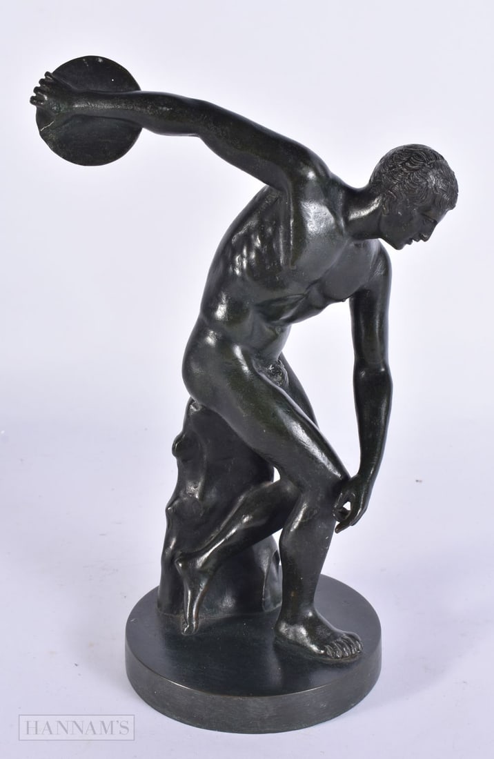 A FINE 19TH CENTURY GRAND TOUR BRONZE FIGURE OF THE DISCOBOLUS After the Antiquity. 26 cm high.: A FINE 19TH CENTURY GRAND TOUR BRONZE FIGURE OF THE DISCOBOLUS After the Antiquity. 26 cm high.