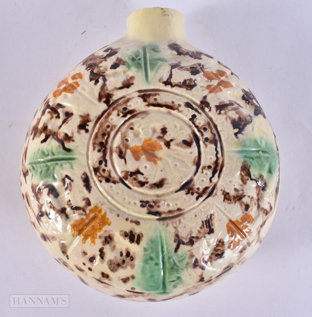 AN 18TH CENTURY ENGLISH CREAMWARE STAFFORDSHIRE FLASK. 12 cm x 10 cm. (1 of 5)