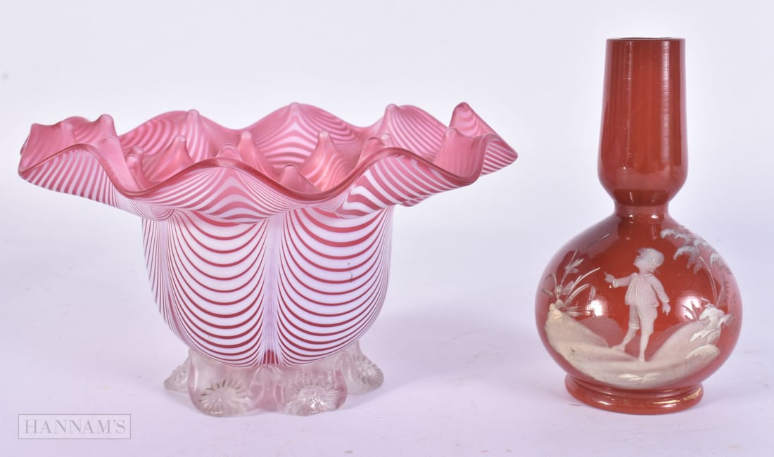 AN ANTIQUE FRILLED GLASS BOWL together with a Mary Gregory slag glass vase. Largest 15 cm wide. (2) (1 of 5)