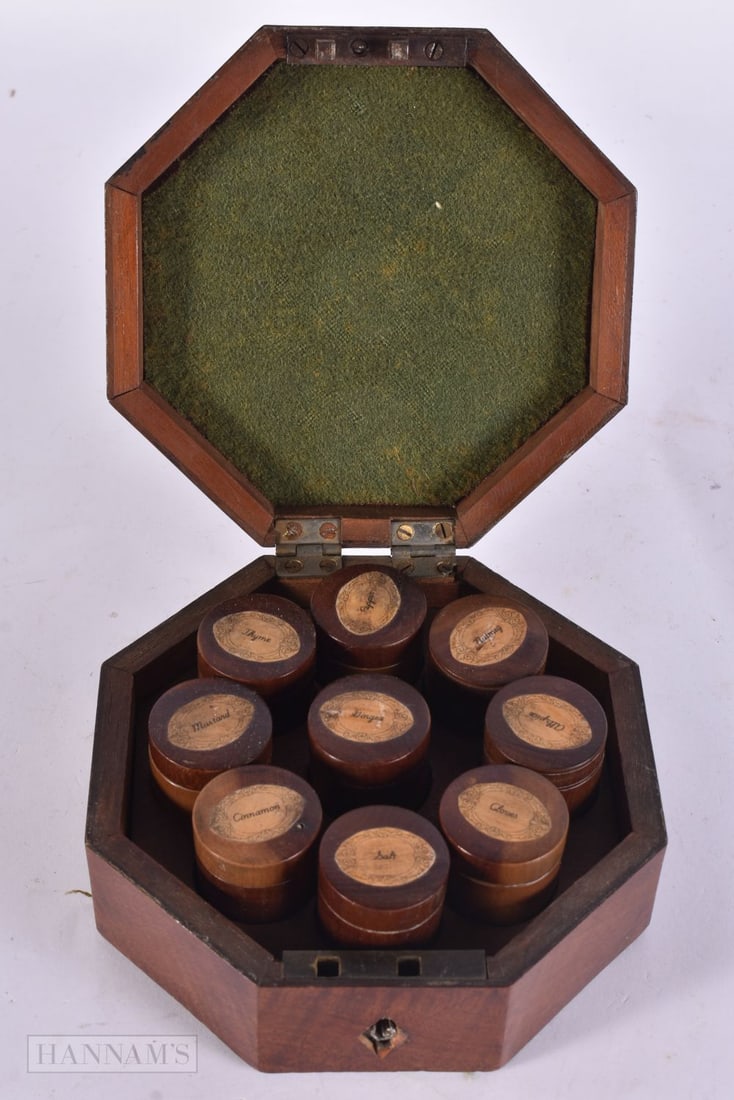 AN ANTIQUE MAHOGANY TREEN SPICE BOX AND COVER. 13.5 cm wide. (1 of 5)