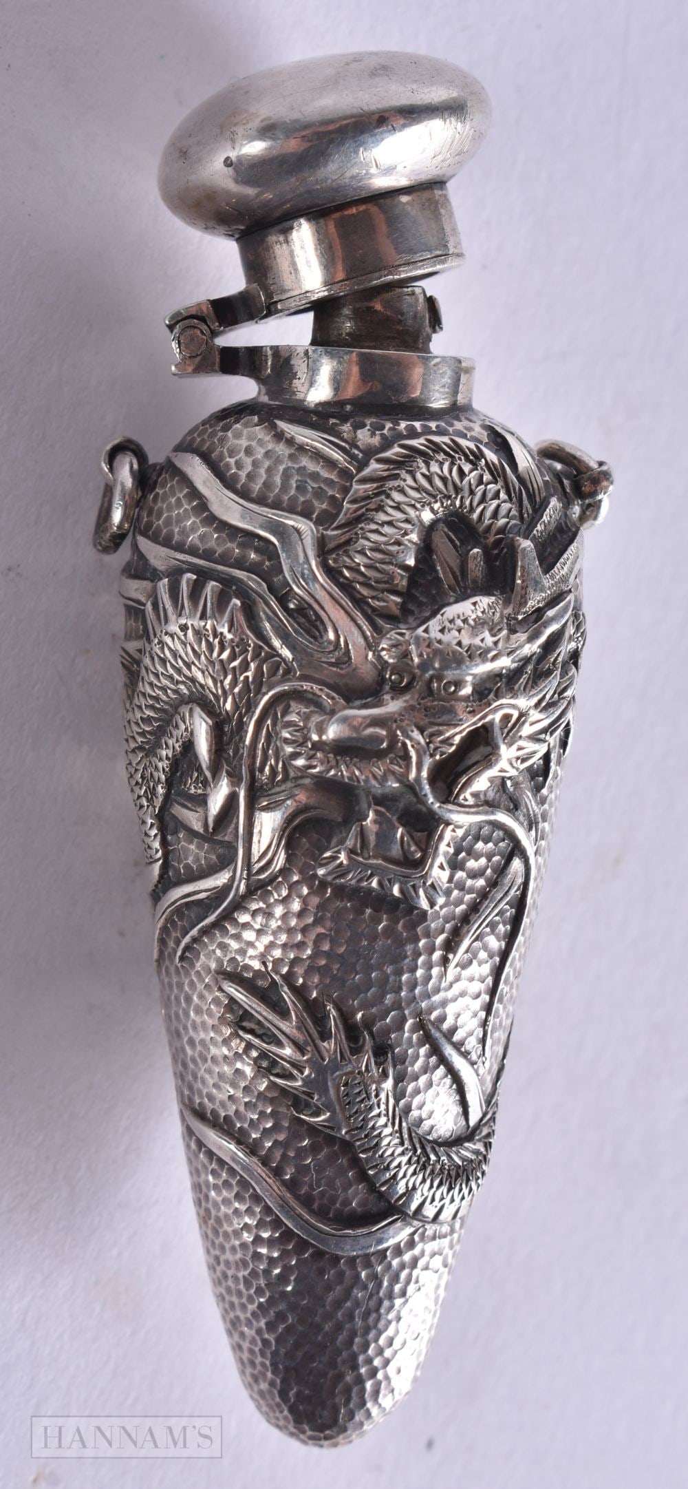 A 19TH CENTURY JAPANESE MEIJI PERIOD SILVER SCENT BOTTLE. 36.2 grams. 7.75 cm x 2.75 cm.: A 19TH CENTURY JAPANESE MEIJI PERIOD SILVER SCENT BOTTLE. 36.2 grams. 7.75 cm x 2.75 cm.