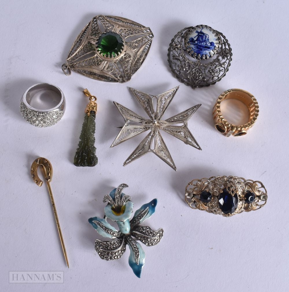 ASSORTED JEWELLERY. 73.7 grams. (qty): ASSORTED JEWELLERY. 73.7 grams. (qty)