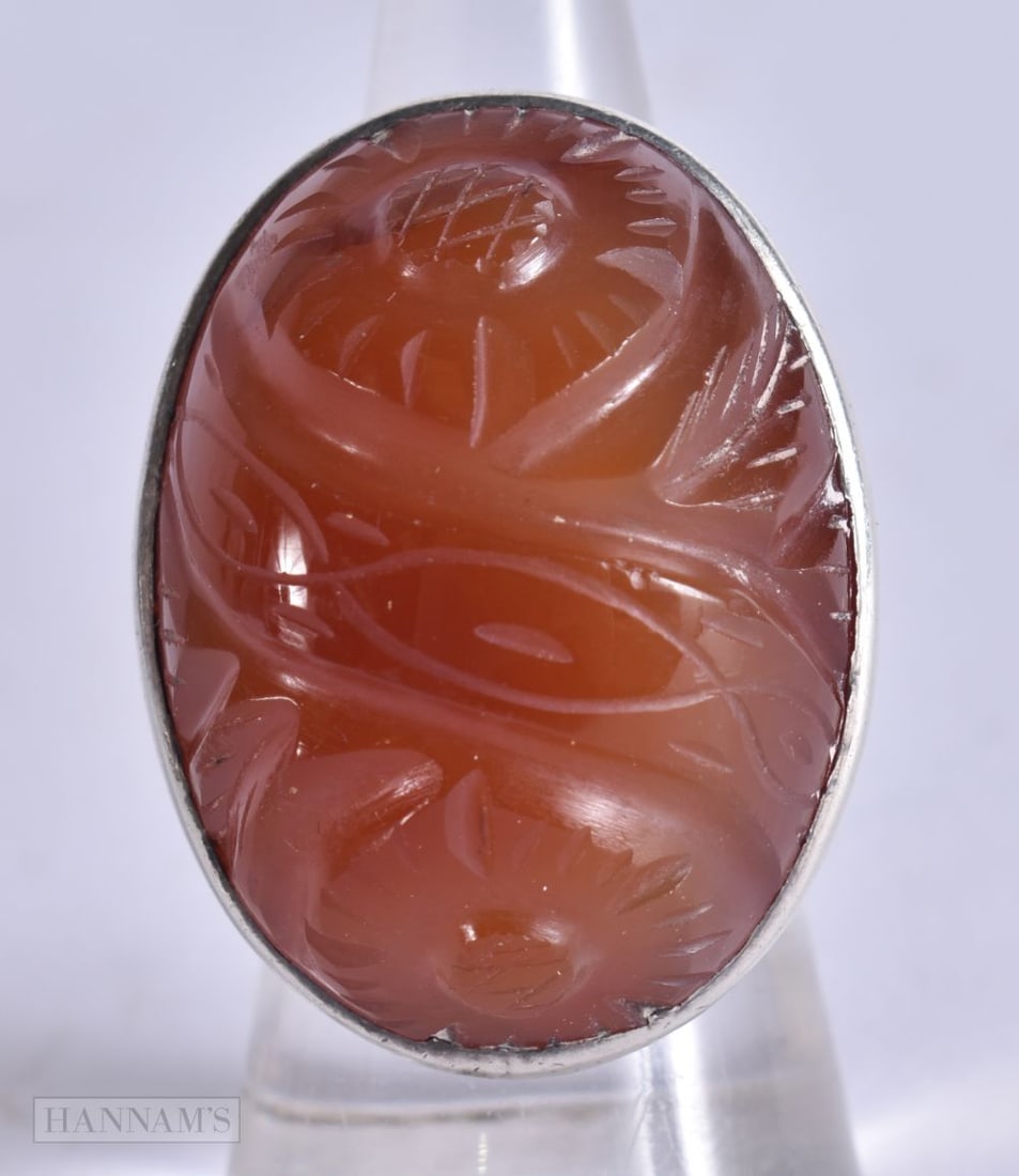 A SILVER AND CARNELIAN RING. 22.5 grams. N.: A SILVER AND CARNELIAN RING. 22.5 grams. N.