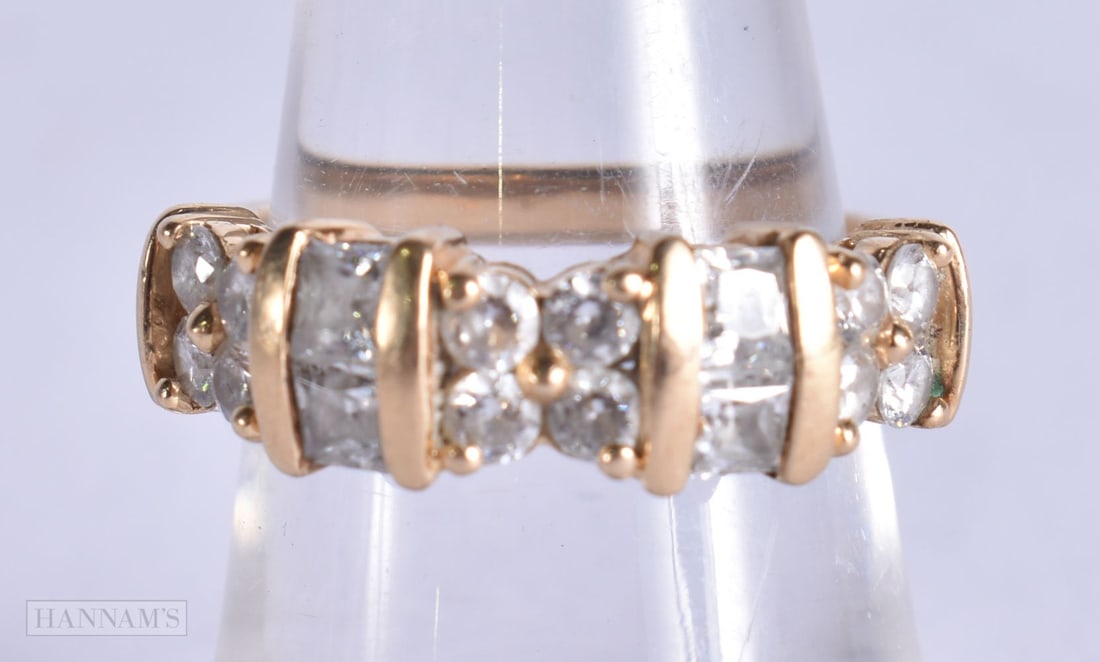 A 14CT GOLD RING. N. 4.4 grams.: A 14CT GOLD RING. N. 4.4 grams.