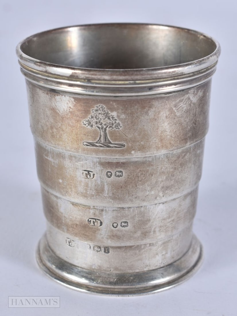 A VICTORIAN COLLAPSIBLE SHOT MEASURE. London 1874. 72.8 grams. 6.25 cm x 5.25 cm extended. (1 of 3)