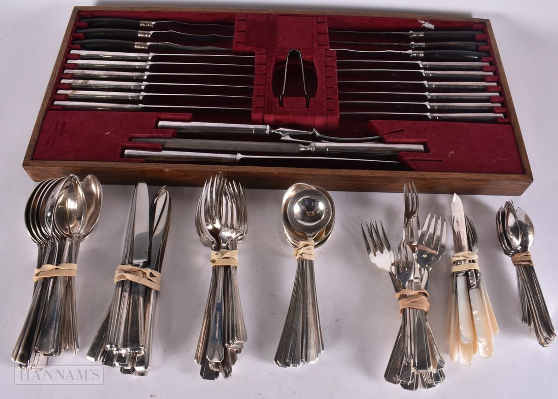 A CANTEEN OF CUTLERY. (qty) (1 of 7)
